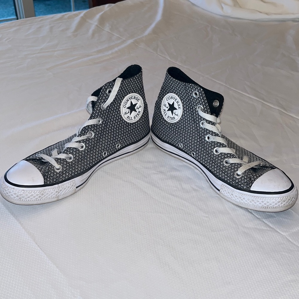 Converse Tennis Shoes